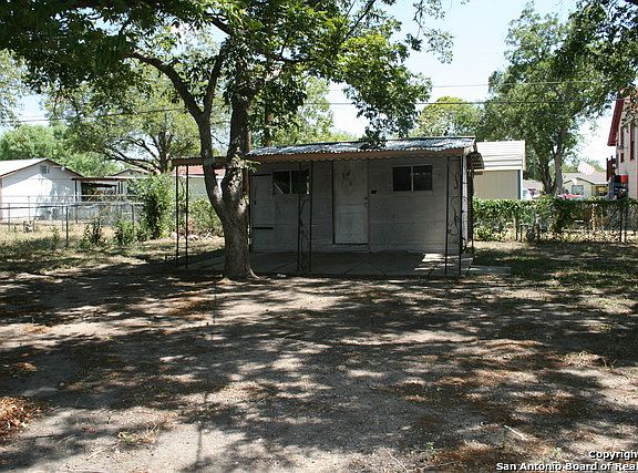 4th image of 526 Monticello Ct