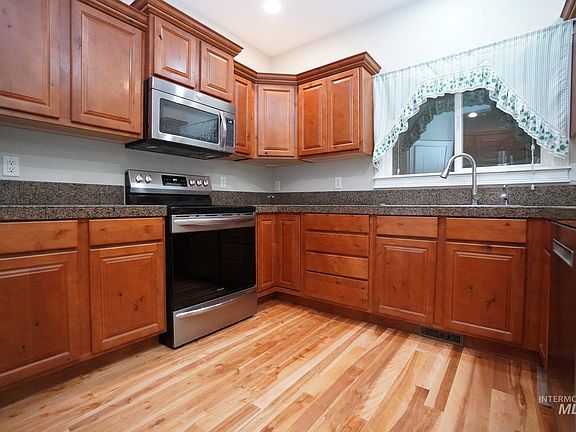 5th image of 11565 W Zachary Ave