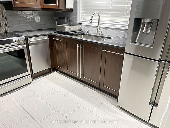 4th image of 77 Crayford Dr
