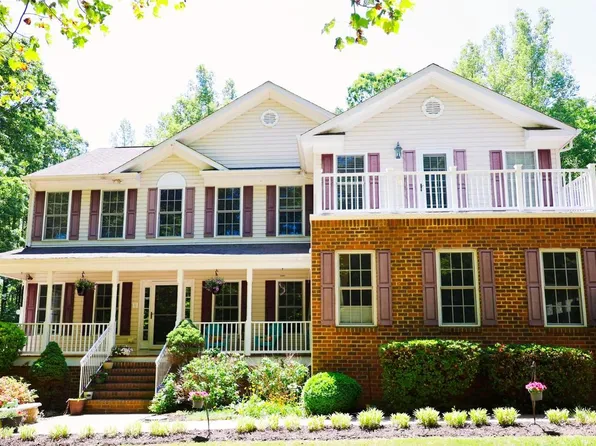 104 Tracey Ln, Fredericksburg, VA 22406