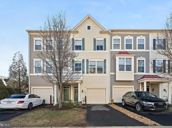 3093 Chinkapin Oak Ln, Woodbridge, VA 22191