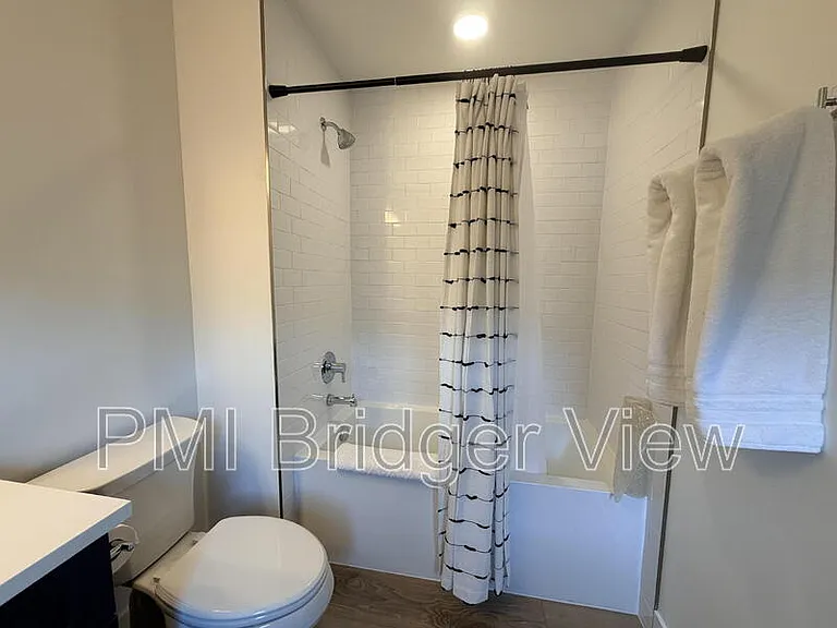 315 W Peach St #1 — Photo 31