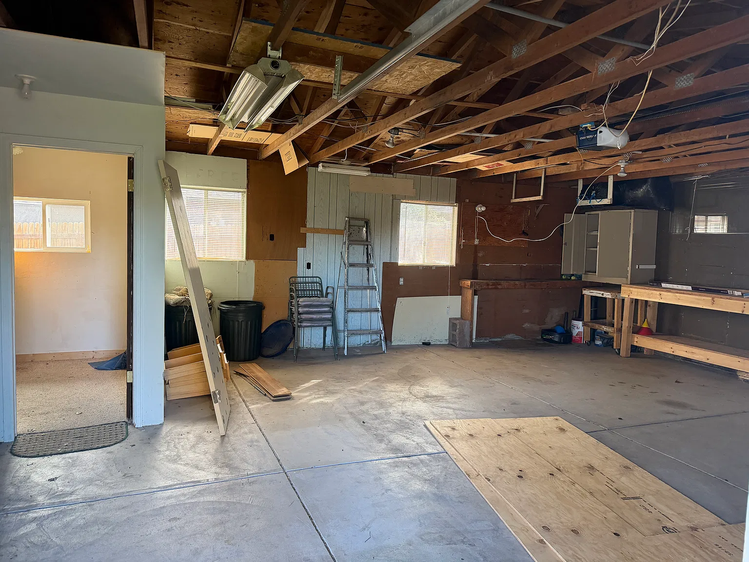 919 N Fullview St — Photo 3