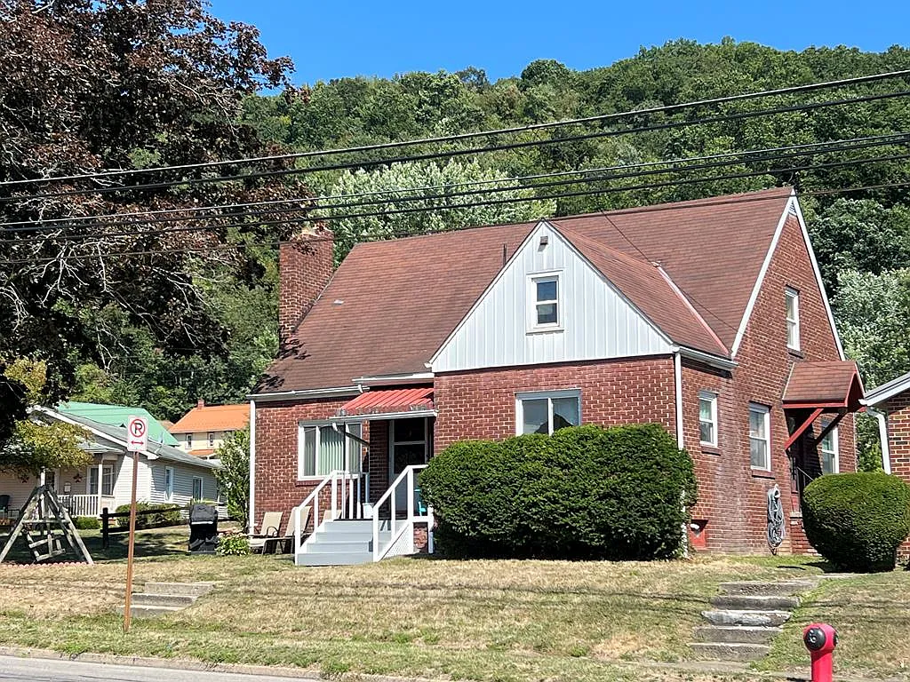 346 Grant St photo 1