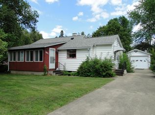 915 S 6th St, Lake City, MN 55041