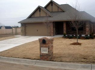 105 SW 8th St, Moore, OK 73160