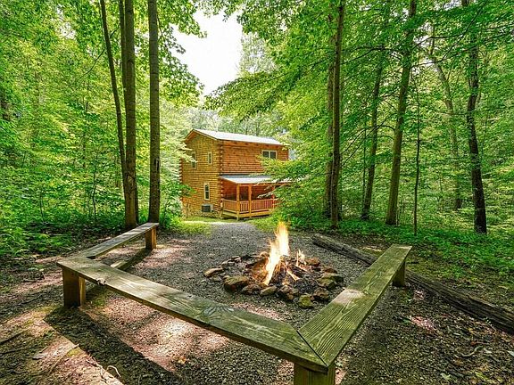 5th image of 9733 Larimer Rd