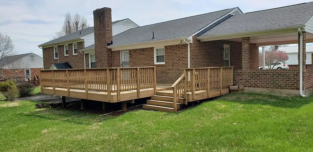 4 bed, 2.5 bath, 2410 sqft, $2,100 — Photo 2