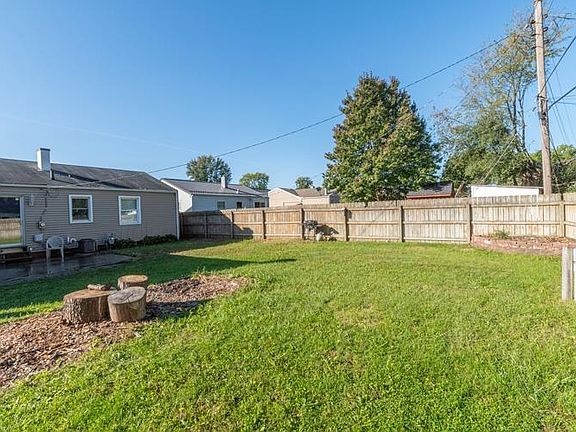 4th image of 4729 Parkway