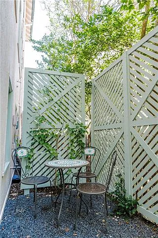 2931 Saint Charles Ave — Photo 13
