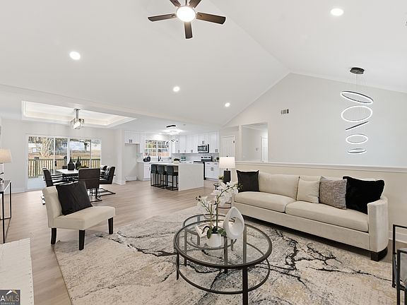 4th image of 3363 Old Oaks Rd