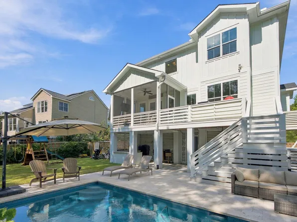 2830 Tradewind Dr, Mount Pleasant, SC 29466