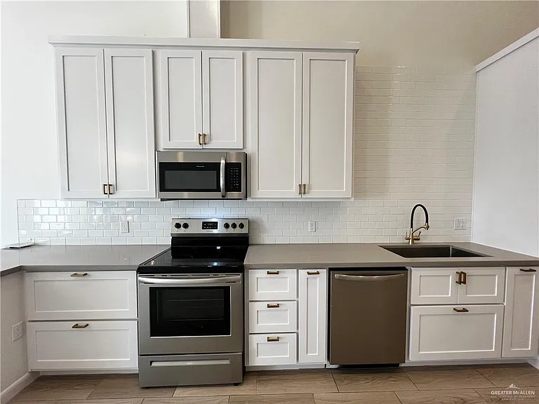 2120 Date Palm Ave #B — Photo 3