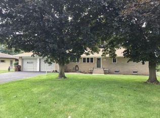 2340 Maple Dr, Jackson, MI 49203