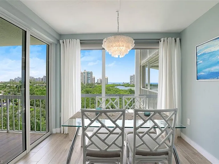 5501 Heron Point Dr #501 — Photo 2