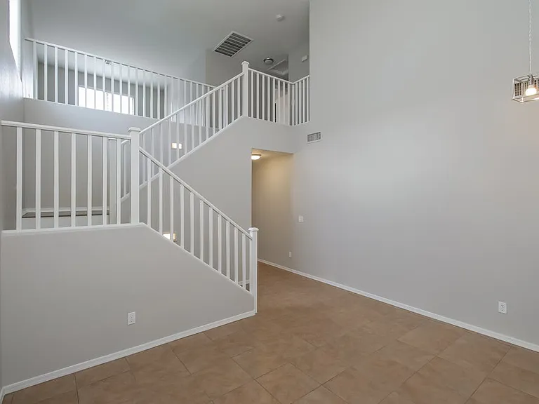 491 E Christopher St — Photo 8