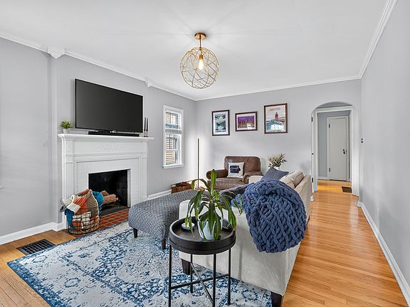 2nd image of 6169 Norwaldo Ave
