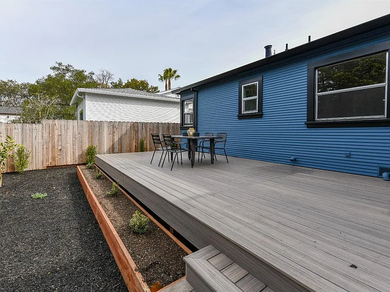 1509 Banks Ave — Photo 34