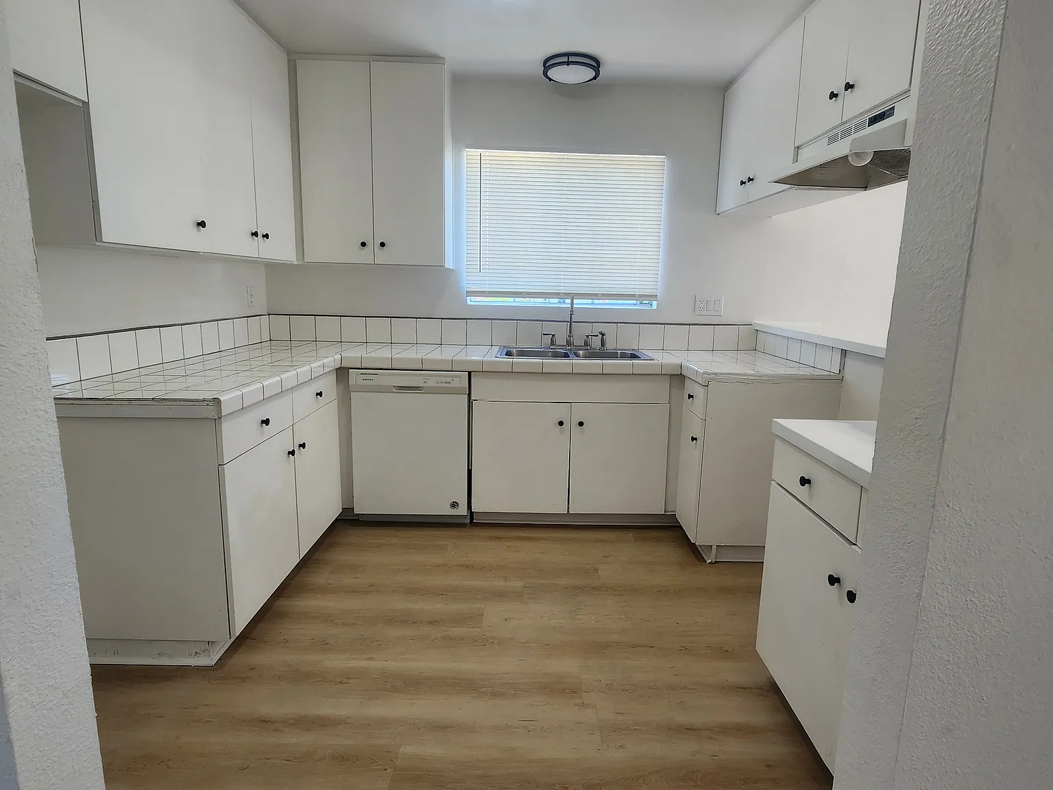 2 bed, $2,450 — Photo 3