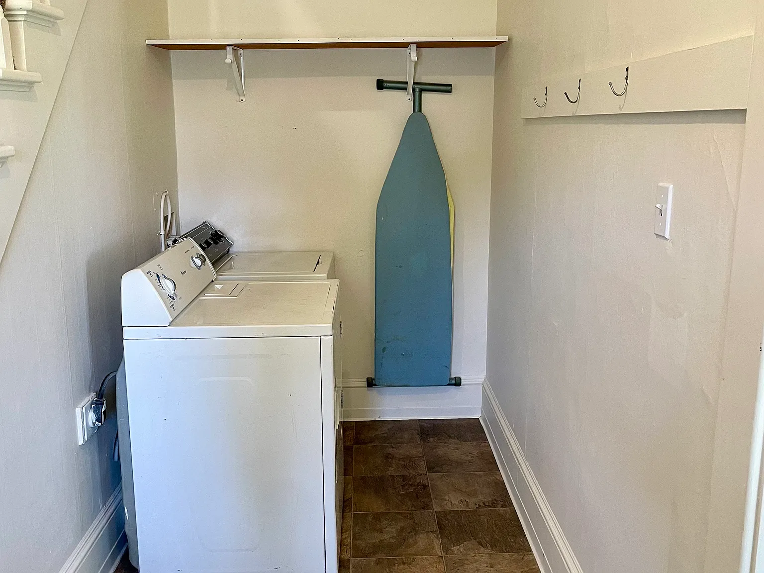 4 bed, 1.5 bath, 1292 sqft, $3,200 — Photo 3