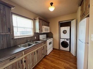 211 W Washington Ave #2, Navasota, TX 77868