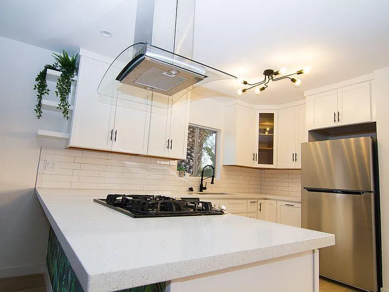 3666 Greenfield Ave #3 — Photo 3