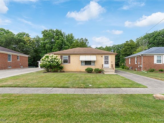 2nd image of 467 Karen Dr