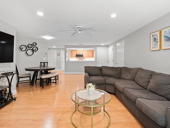 3rd image of 501 Lexington St APT 77