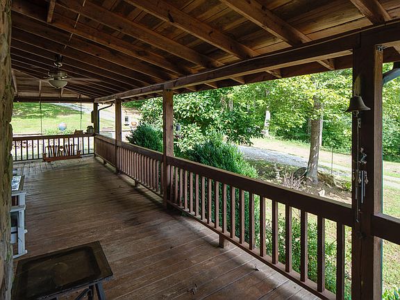 3rd image of 208 Rainbow Rd