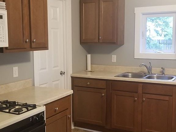 2nd image of 316 Lane Ave SW #1