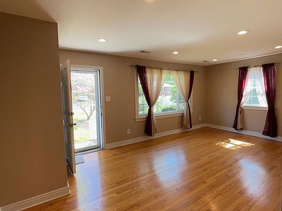5th image of 8311 Mark Lawn Dr