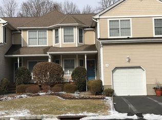 9 Paradise Pl, Roseland, NJ 07068