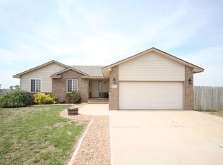 7631 S Hoover Rd, Haysville, KS 67060