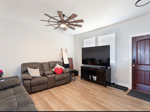 3rd image of 482 N Delmar Way