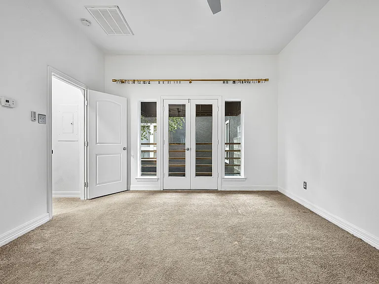 4334 Buena Vista St #A — Photo 16