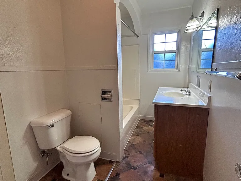 Halliday 654 E. — Photo 22