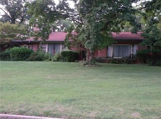 45 Country Club Pl, Belleville, IL 62223