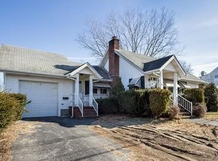920 Pleasant St, Somerset, MA 02726