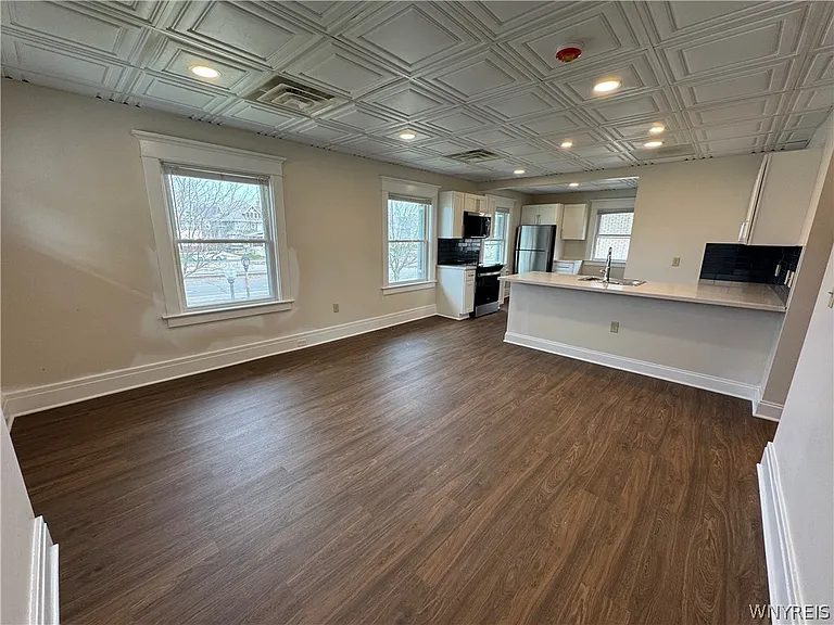 117 W Humboldt Pkwy #B — Photo 5