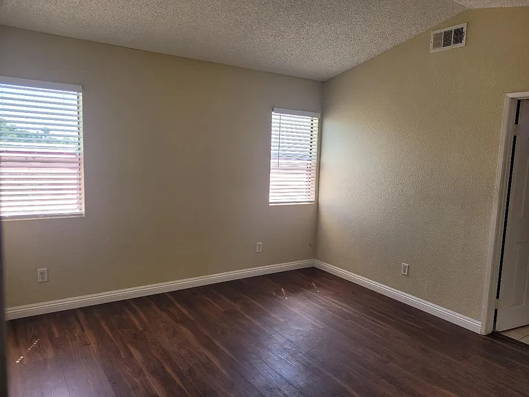 8525 Vinmar Ave — Photo 8