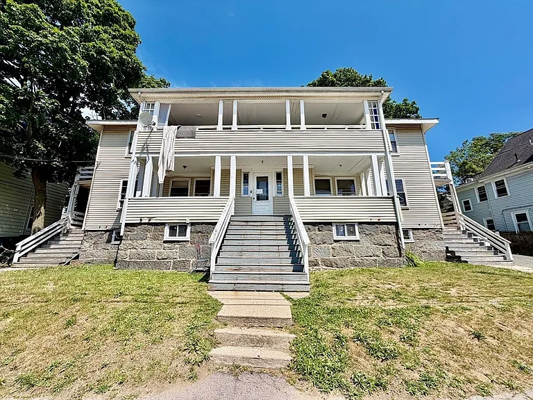 18 Bigelow St #1 — Photo 15