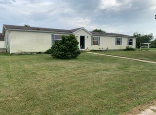 1007 W Hollywood Dr, Rushville, IN 46173