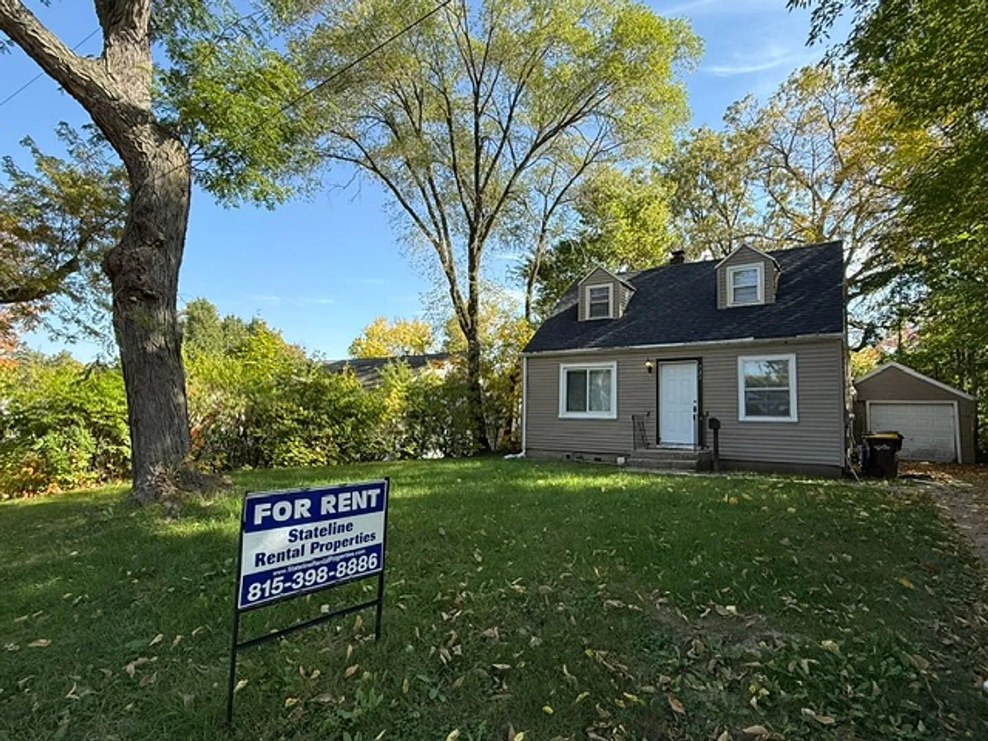 2 Bedroom 1 Bath Home available for Rent in Rockford — Photo 1