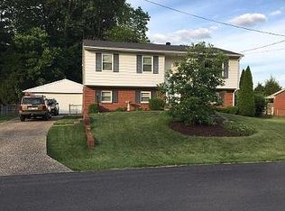 313 Castleview Dr, Saint Matthews, KY 40207