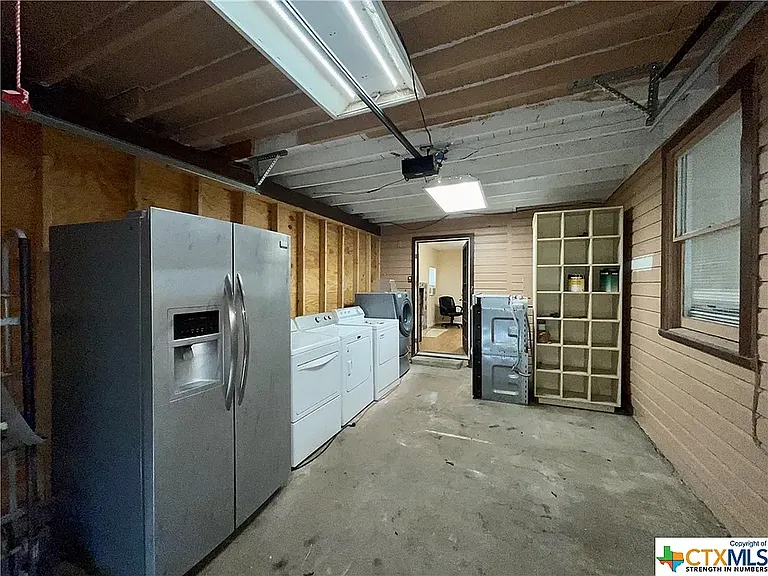 2905 Taft St — Photo 8