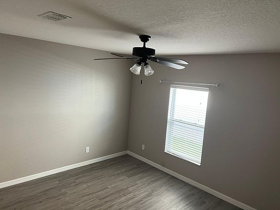 3rd image of 4881 Rockvale Dr