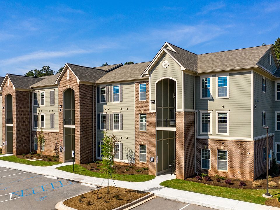 Emerald Creek Apartment