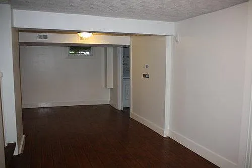 810 E 1st St — Photo 9