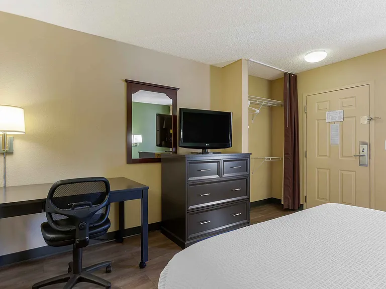 Studio Suite - 1 Queen Bed