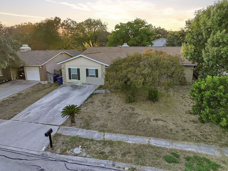 1st image of 5631 Wood Oak